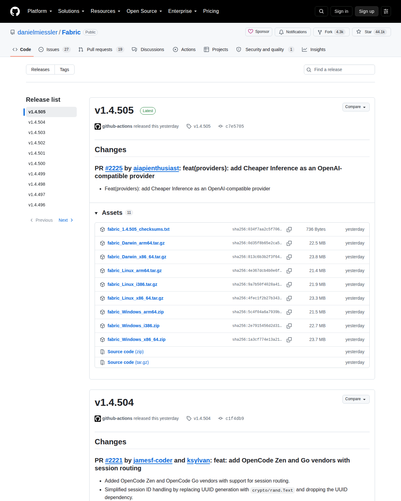 Fabric 專案的發行版本頁面，顯示最新版本 v1.4.505 與歷來版本清單