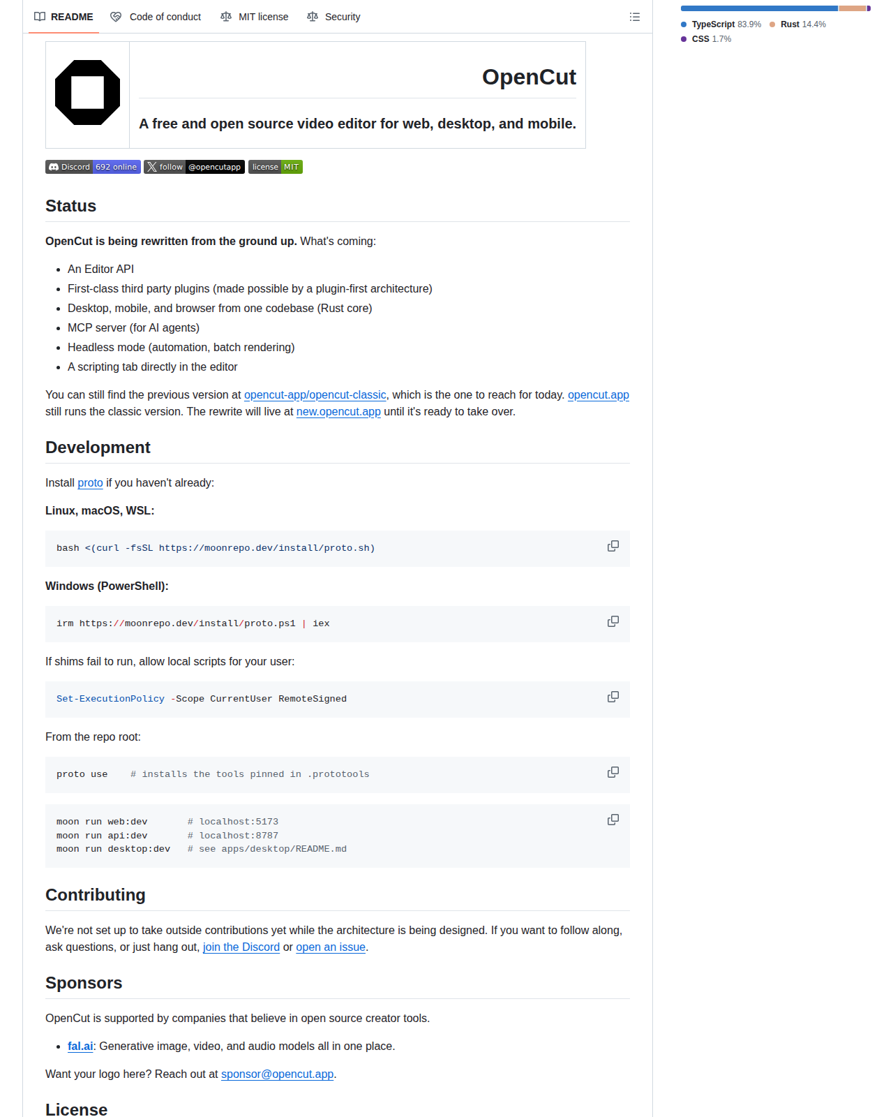 OpenCut README 開頭（專案名稱、標語與授權徽章）